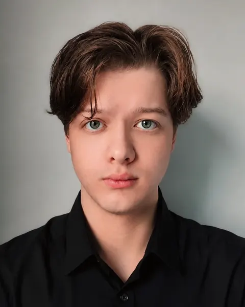 Dmitrii Glukhov